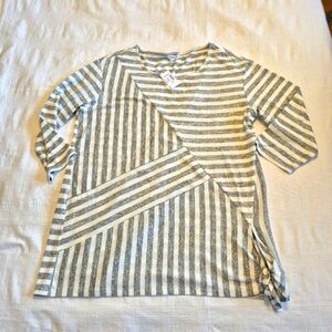 Dressbarn women's 1X gray & white 3/4 sleeve knot bottom stripe shirt NWT